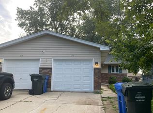 645 Kenilworth Ave, South Elgin, IL 60177