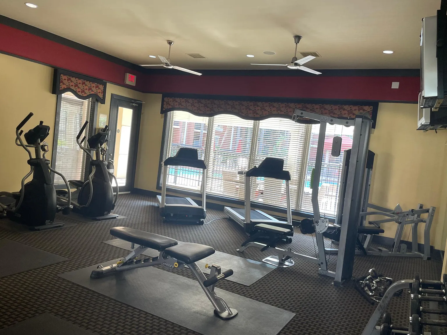 1 bed, 730 sqft, $1,400 — Photo 2