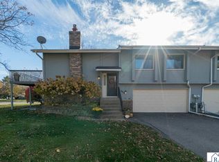 6970 Pima Ln, Chanhassen, MN 55317