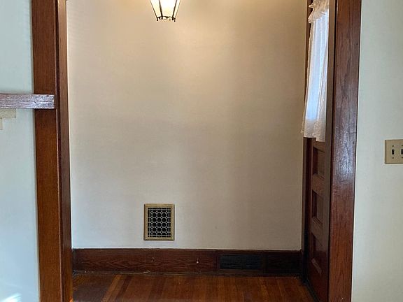 2nd image of 164 Claremont Ave