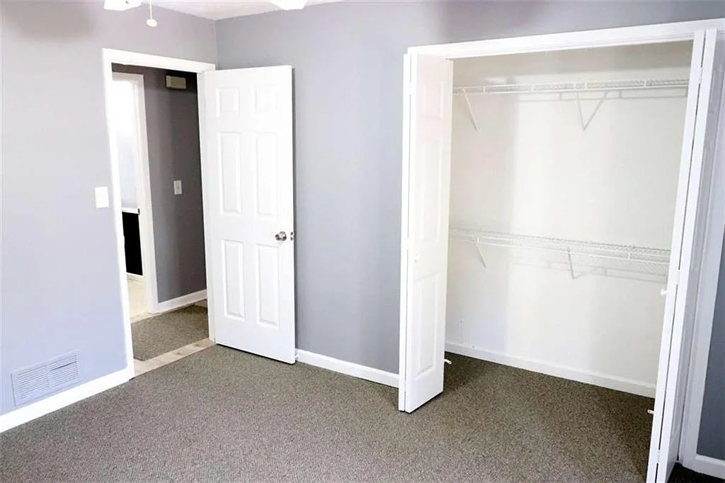 4 bed, 2.0 bath, 2062 sqft, $2,200 — Photo 4