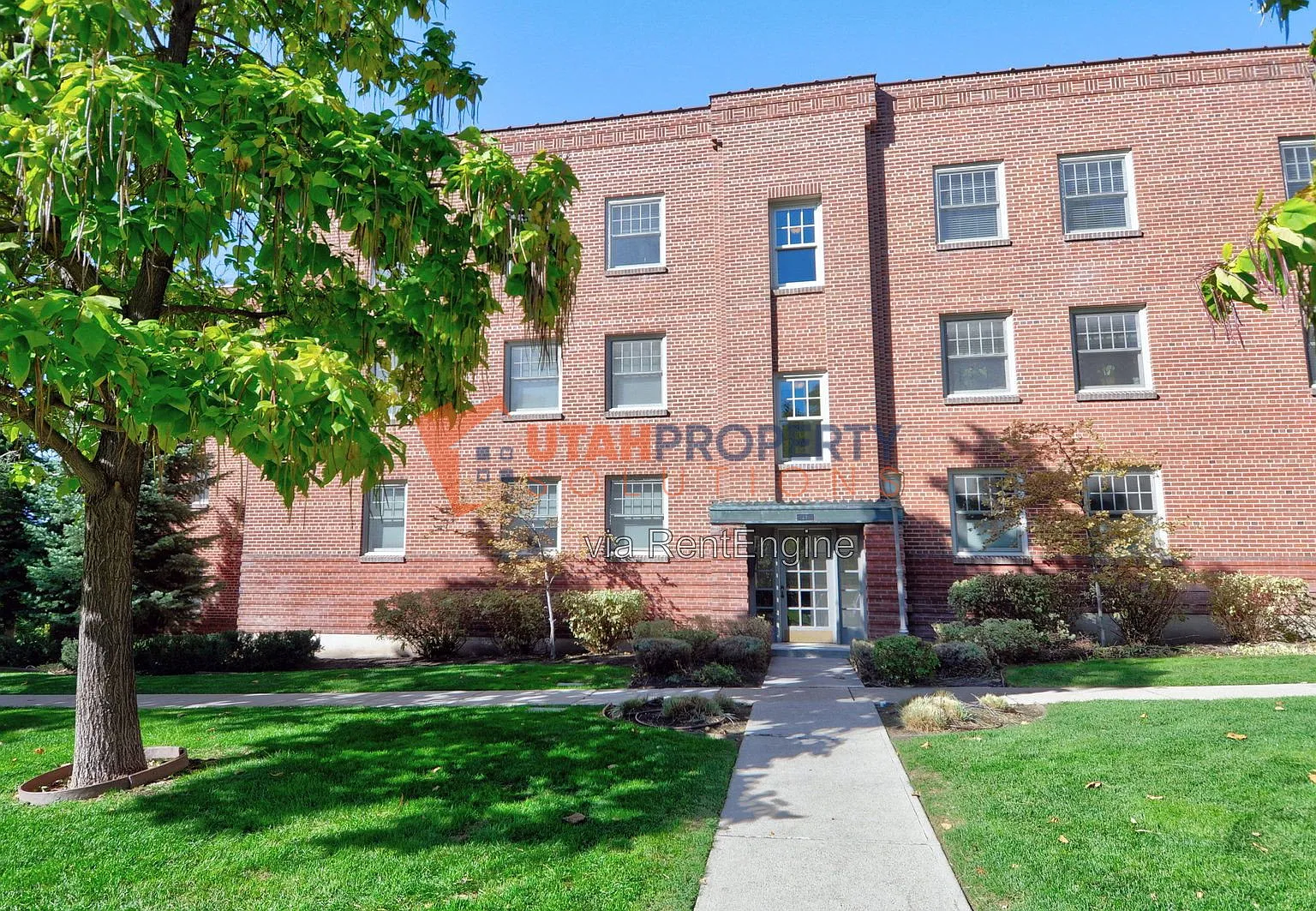 2 bed, 1.0 bath, 811 sqft, $2,195 — Photo 2