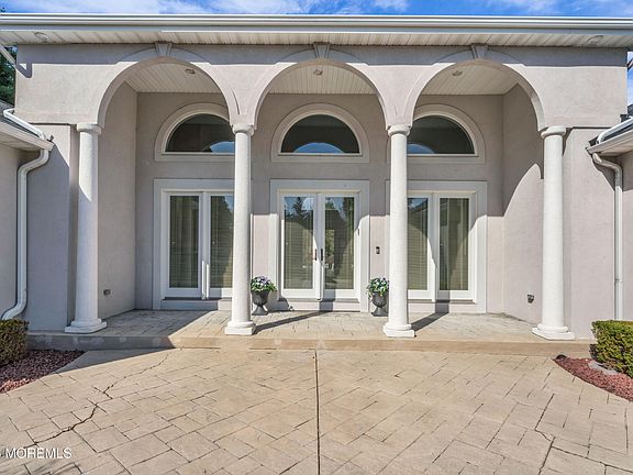 3rd image of 10 Old Cider Mill Road