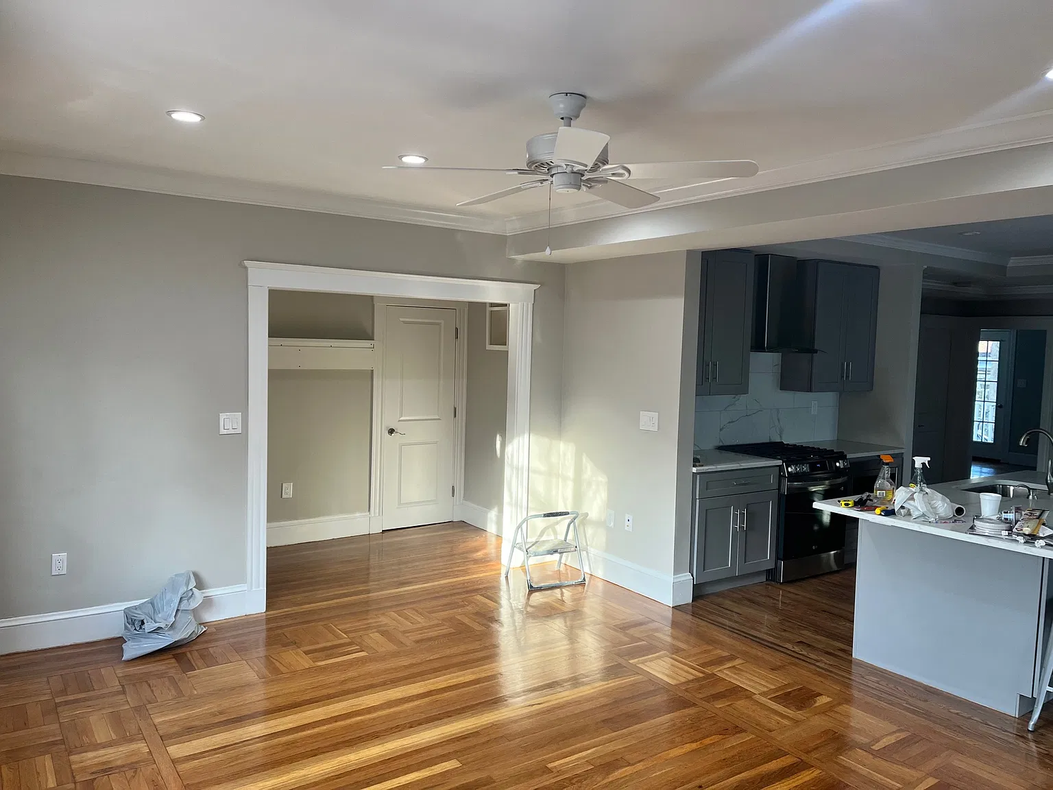 4 bed, 9999 sqft, $7,000 — Photo 3
