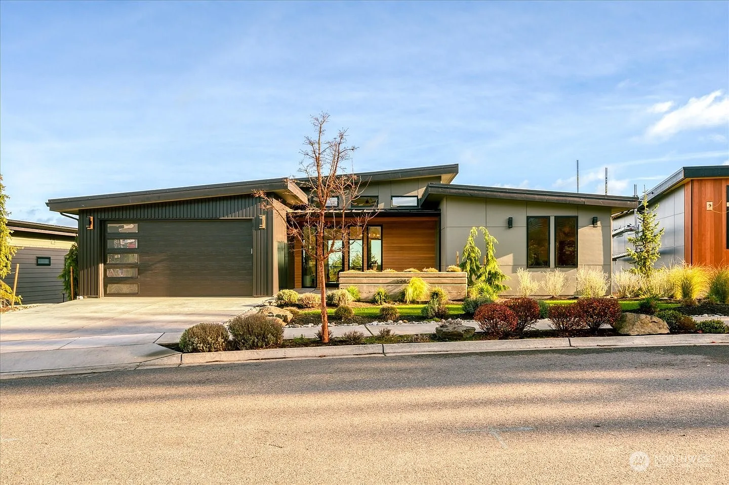 3946 Rockridge Parkway photo 1