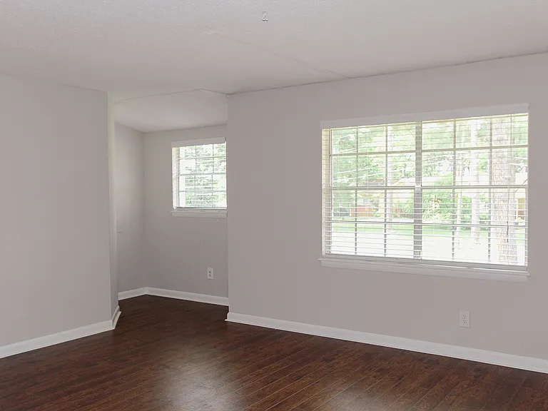 Juniper Row — Photo 27