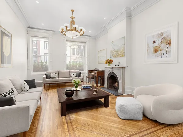 128 E 92nd St #1, New York, NY 10128