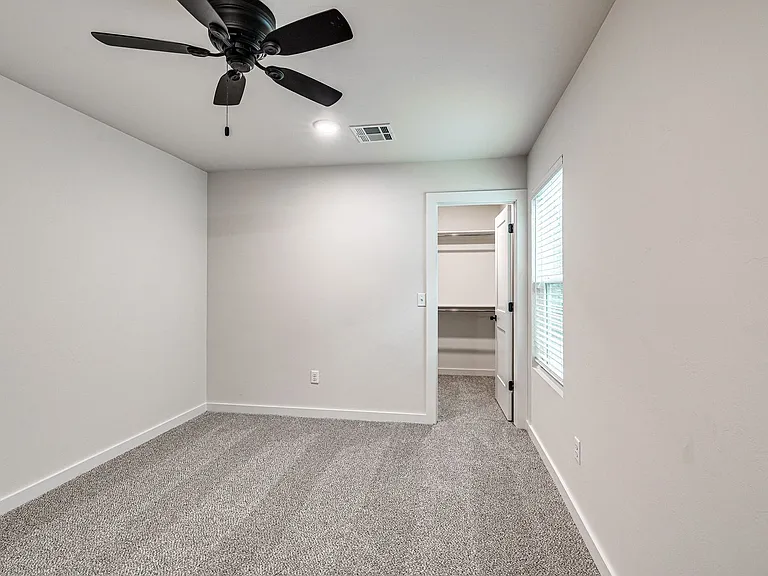 614 W 2nd St #110 — Photo 30