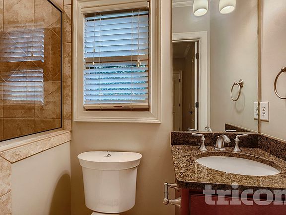 3rd image of 722 Iroquois Dr