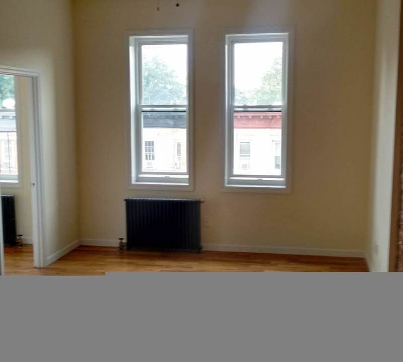 2nd image of 978 New York Ave APT 3F
