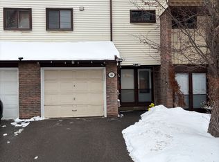 180 Mississauga Valley Blvd #66, Mississauga, ON L5A 3M2