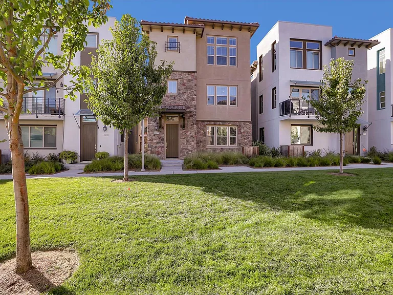 3072 Lina Loop — Photo 3