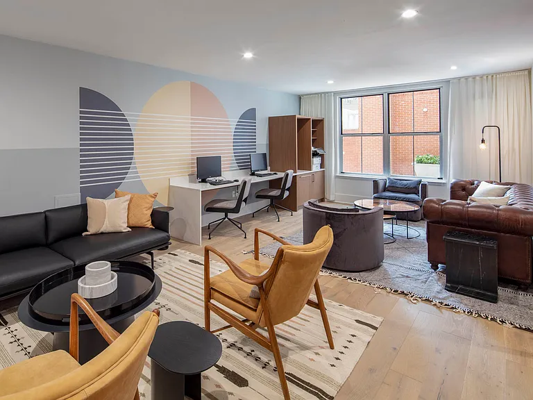 Downtown_amenity_business center_2560