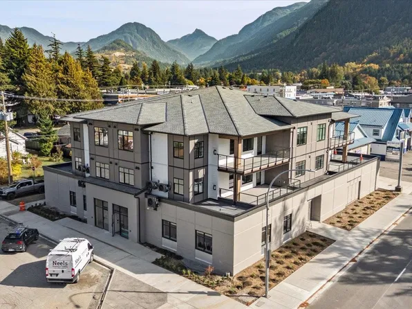 210 Park St #204, Hope, BC V0X 1L0