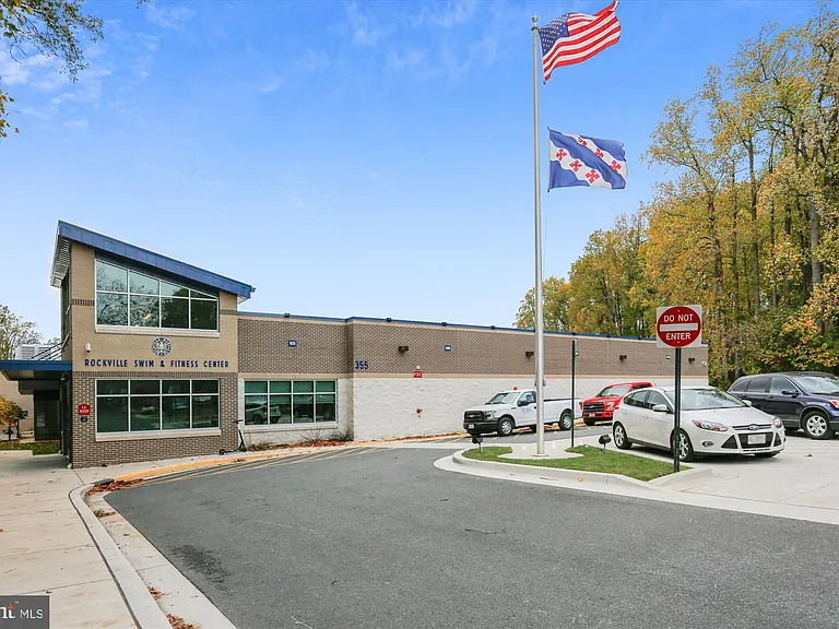 845 King Farm Blvd — Photo 124