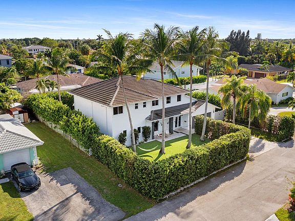 2nd image of 1044 NW 6th Drive