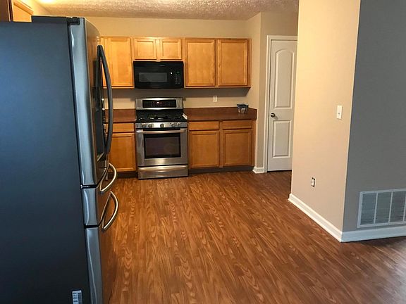 5th image of 2397 Angelfire Dr