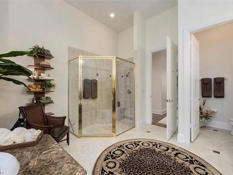 8535 Bellagio Dr — Photo 16