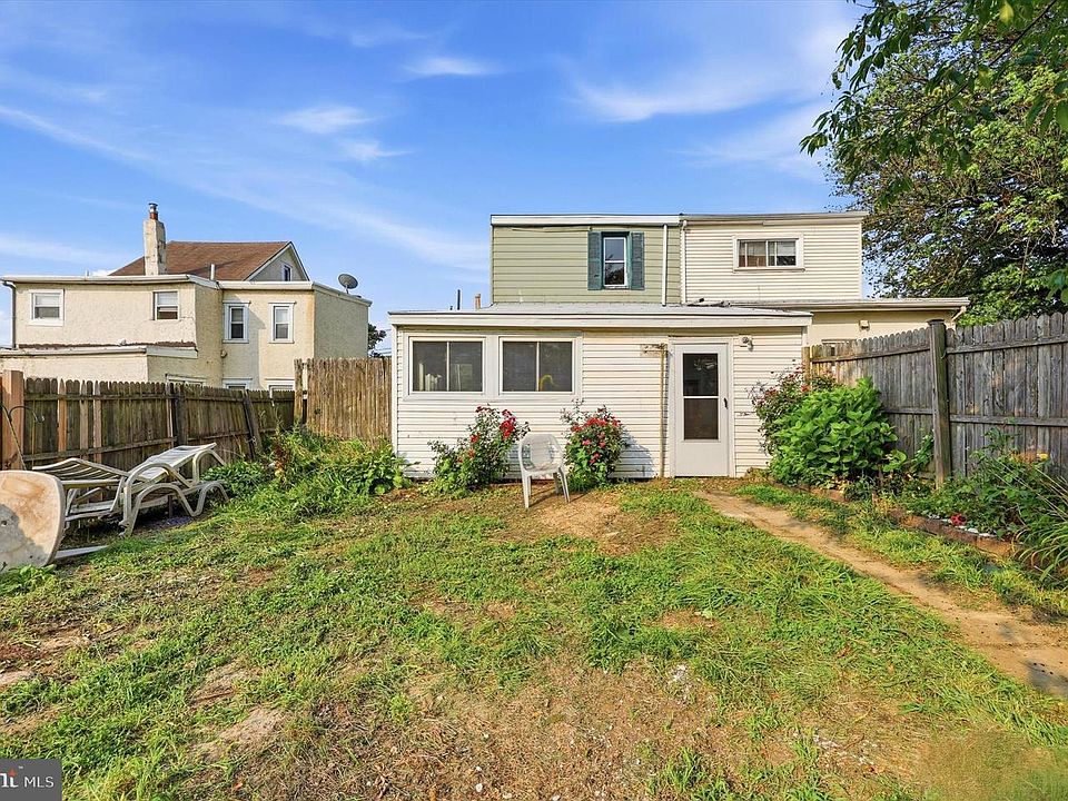 1st image of 219 Irving St