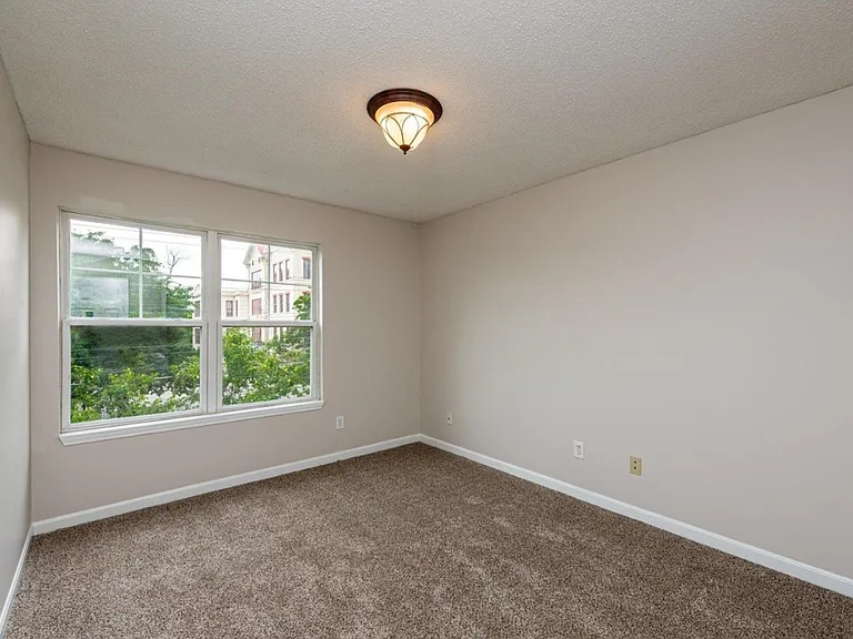 817 William Howard Taft Rd — Photo 10