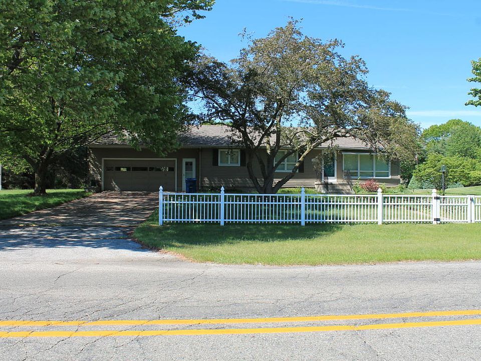 1st image of 17870 Dogwood Dr