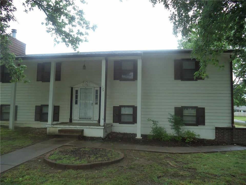 1st image of 139 Taylor Rd