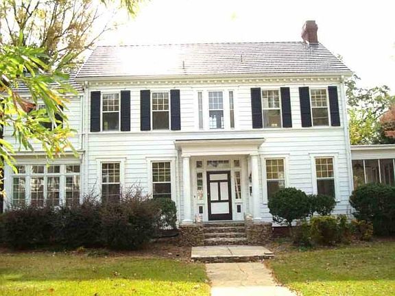 FRONT HOUSE VIEW 3