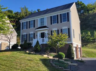 1095 Woodlawn Dr, Canonsburg, PA 15317