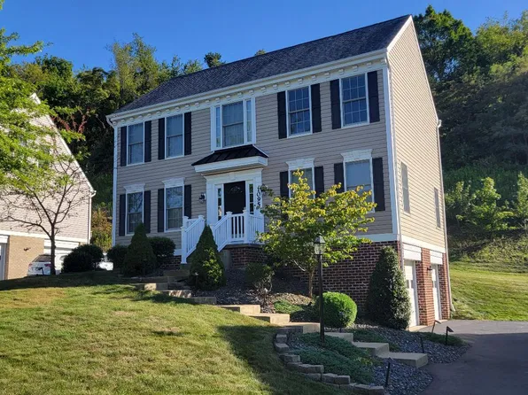 1095 Woodlawn Dr, Canonsburg, PA 15317