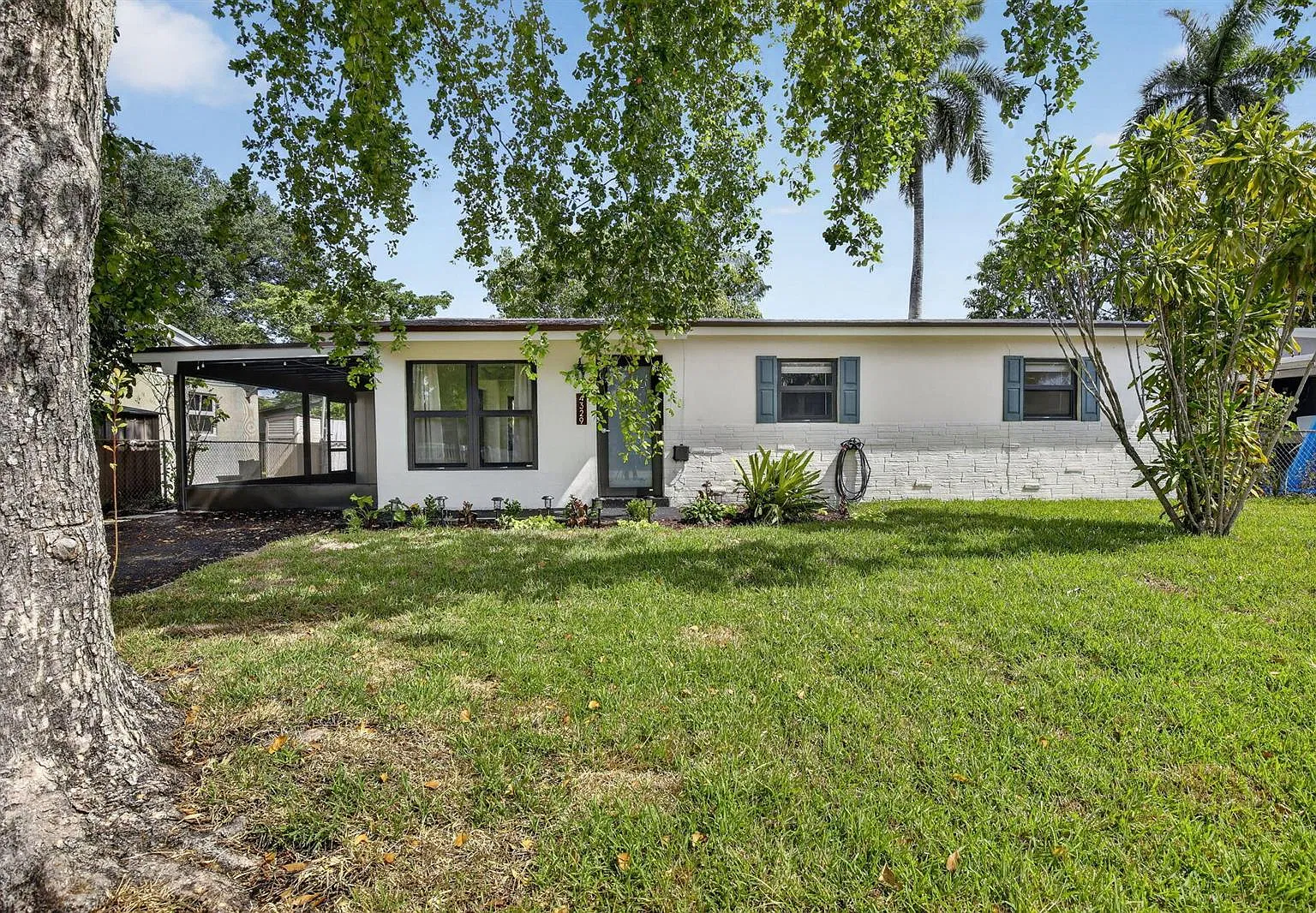 3 bed, 1200 sqft, $3,550 — Photo 4
