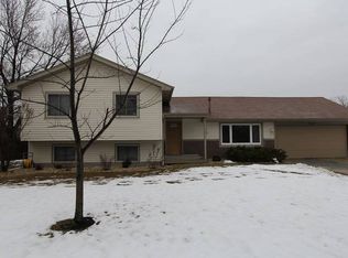 5711 Bedford Ct, Hanover Park, IL 60133