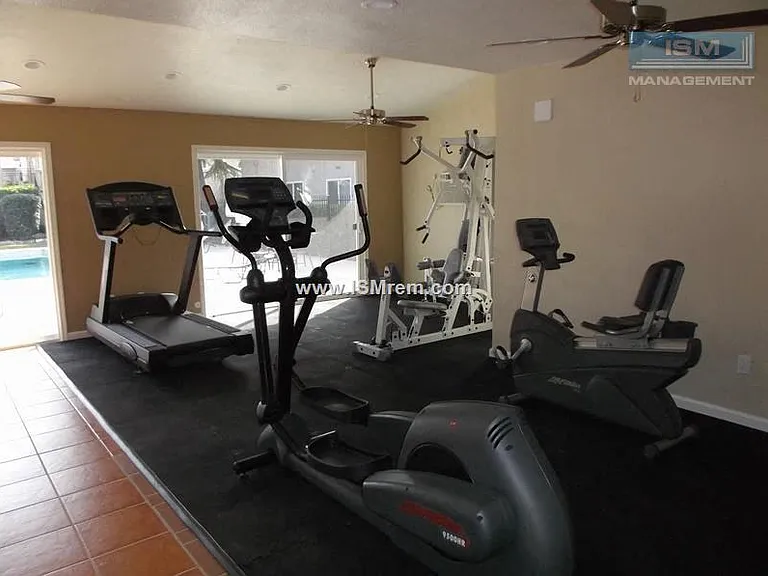 Menlo Pointe — Photo 38