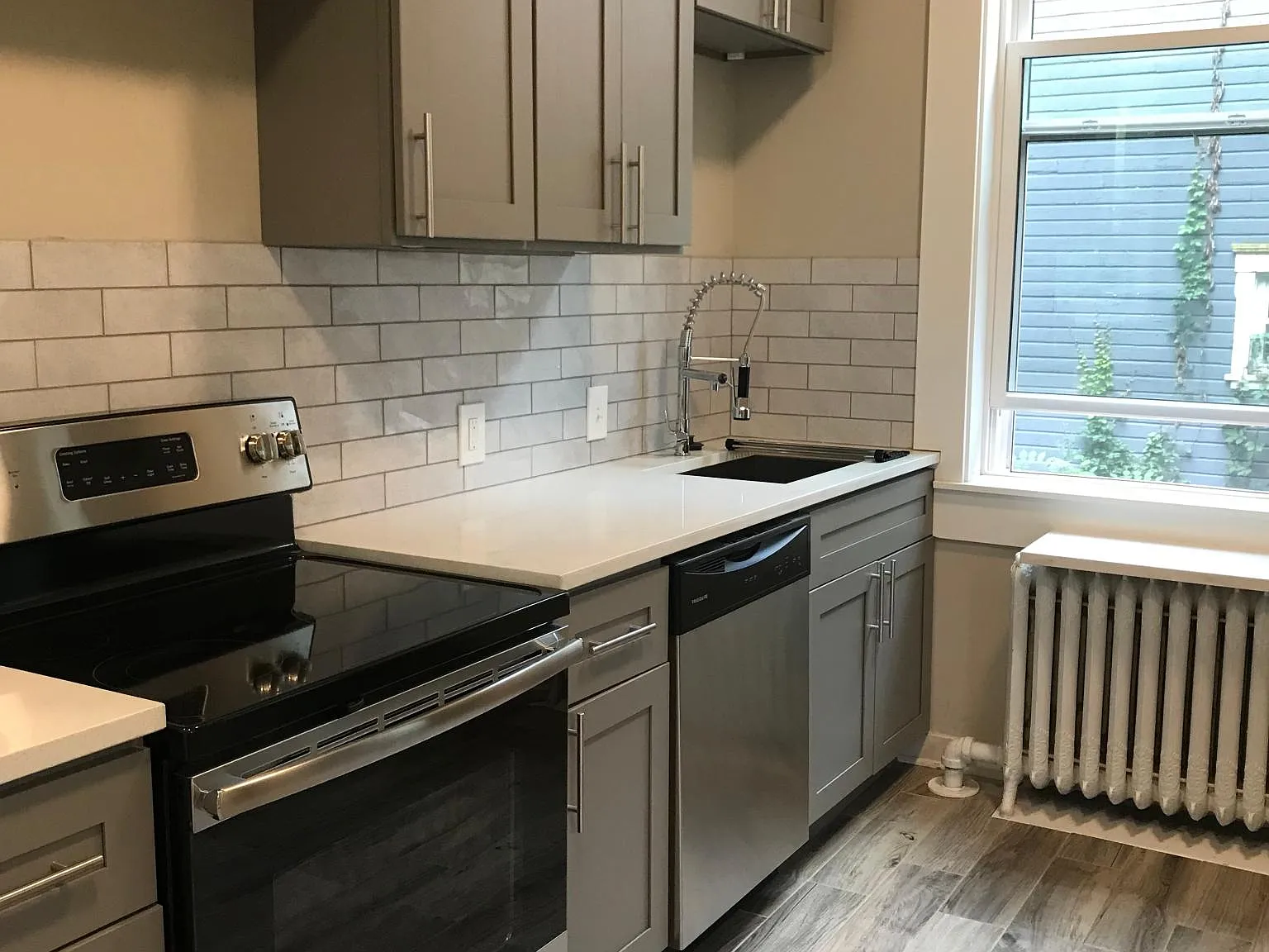 1 bed, 800 sqft, $1,200 — Photo 2