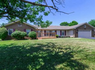 1521 Green Hills Rd, Lexington, KY 40505