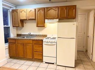 698 E Main St APT B2, Middletown, CT 06457