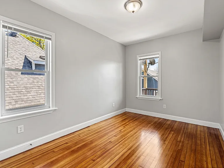 51 King St #3 — Photo 10