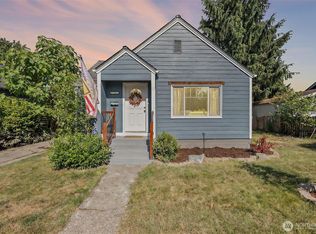 511 4th St NW, Puyallup, WA