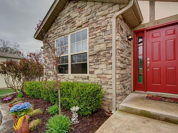 3rd image of 142 Homewood Ln
