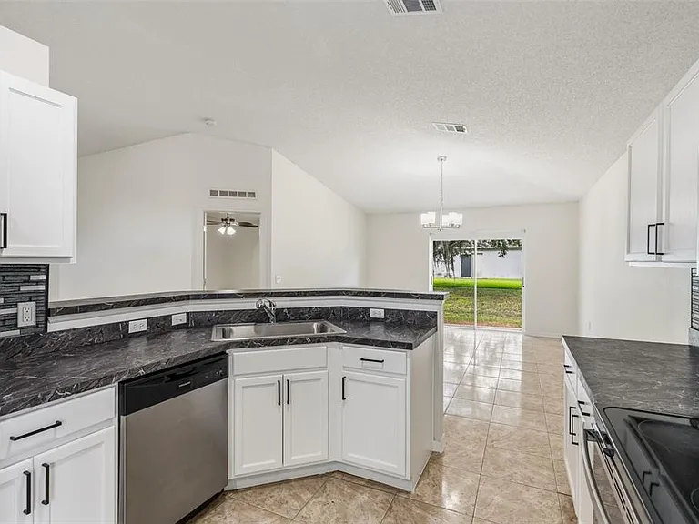 16918 Corner Hill Ct — Photo 9