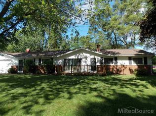 6489 Snow Apple Dr, Clarkston, MI 48346