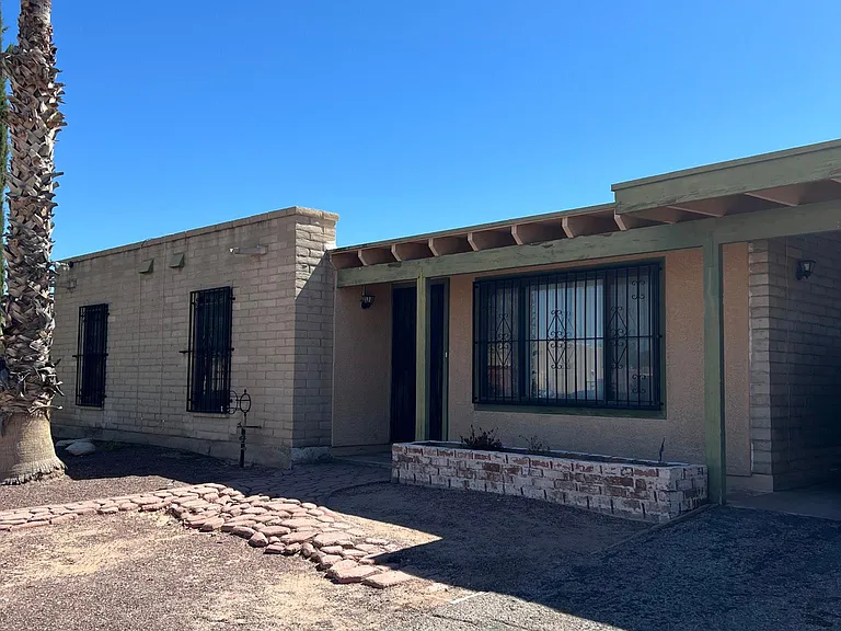 6027 S Lostan Ave — Photo 1