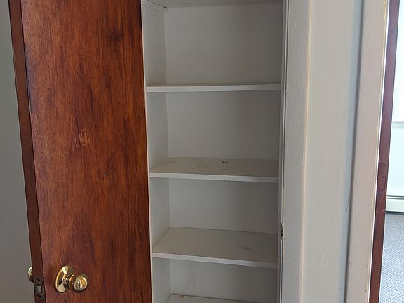 2nd image of 4328 Lindenwood Dr #3SE