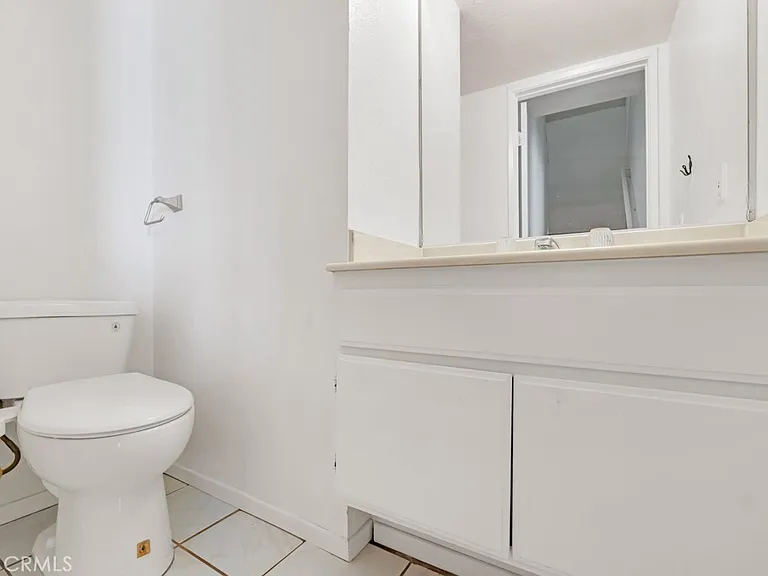 20155 Keswick St #211 — Photo 18