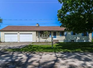 15 Summer Haven Dr, Hilton, NY 14468