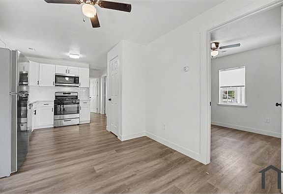 5th image of 2875 Chase St
