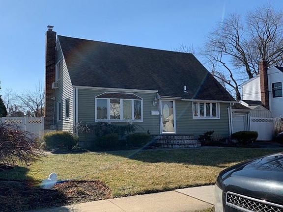 3rd image of 4 Hicks Cir