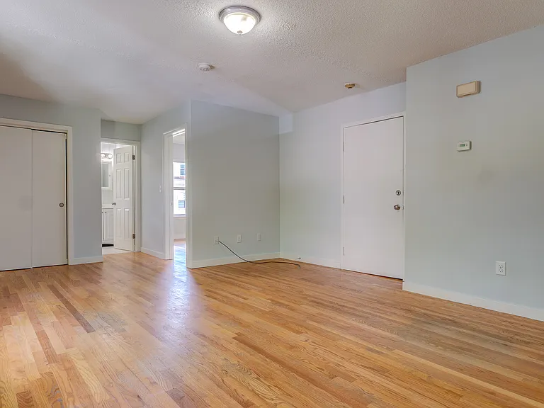 468 Mansfield St #8 — Photo 9