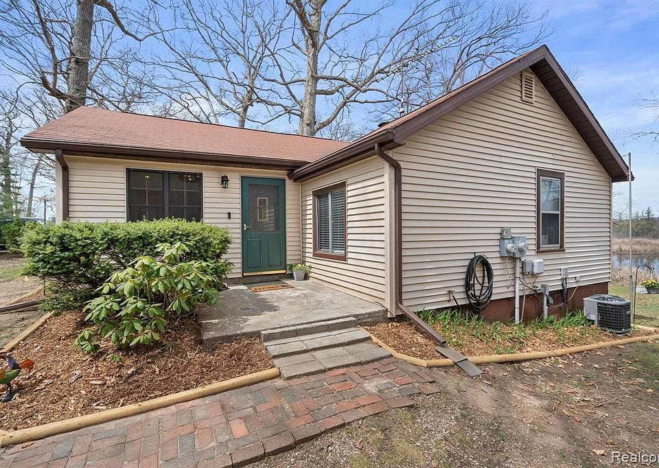 1st image of 3948 Ben Hur Dr