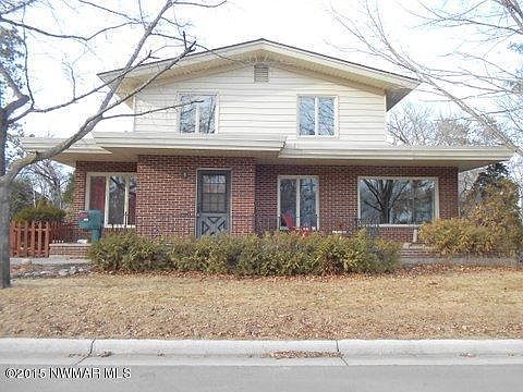 2nd image of 901 Lake Blvd NE