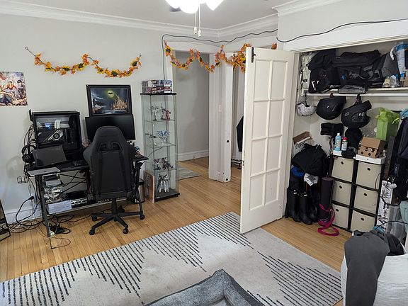 3rd image of 541 W Arlington Pl #112